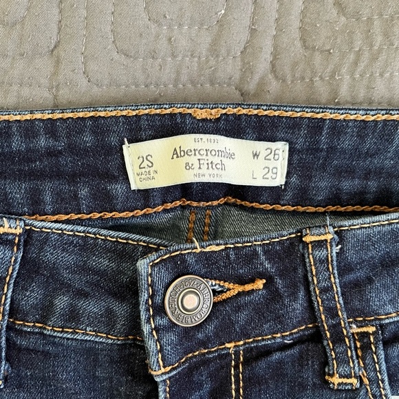 Abercrombie & Fitch Women's Dark Blue Skinny Jeans - Picture 2 of 4